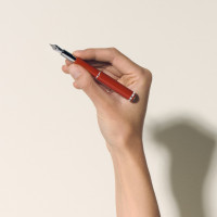 Montblanc Heritage Rouge et Noir „Baby“ Special Edition Korallenfarbe Füllfederhalter