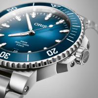 Aquis Date Calibre 400