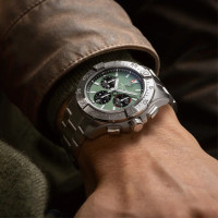 Avenger B01 Chronograph 44