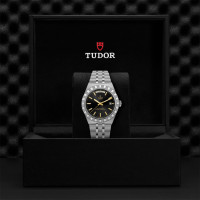 TUDOR Royal