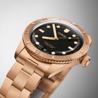 Divers Sixty‑Five Date