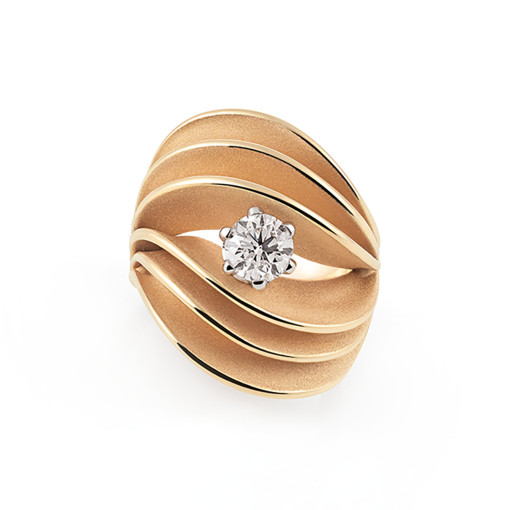 Velaa Royale Ring