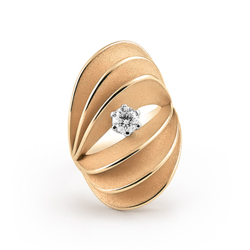 Velaa Royale Ring