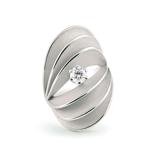 Velaa Royale Ring