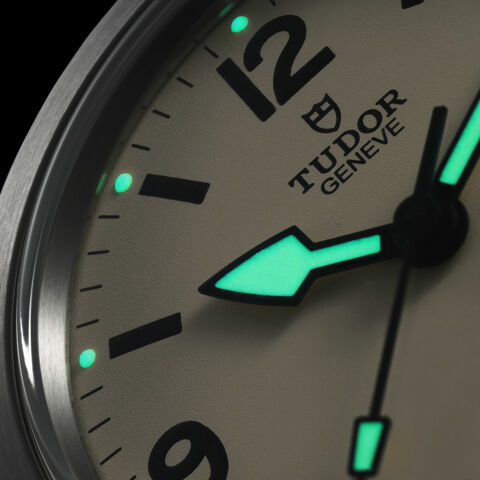 T25_PRO_M79930_001_V2